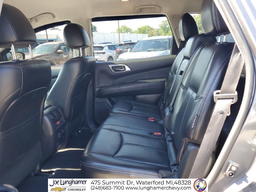 Used 2018 Nissan Pathfinder SL w/ Midnight Edition Package AWD/4WD image 25