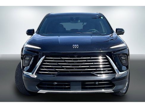 Used 2025 Buick Enclave Preferred image 2