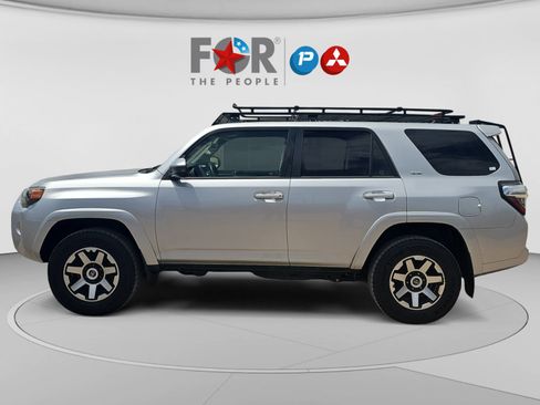 Used 2016 Toyota 4Runner SR5 AWD/4WD image 2