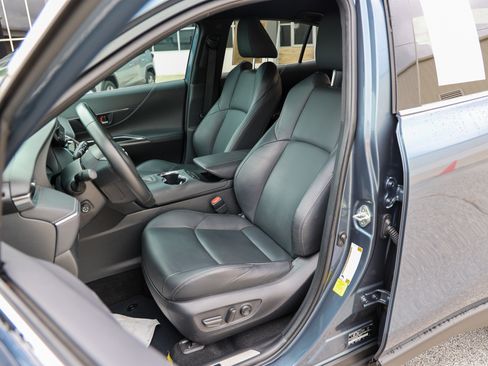 Certified 2024 Toyota Venza XLE AWD/4WD image 30