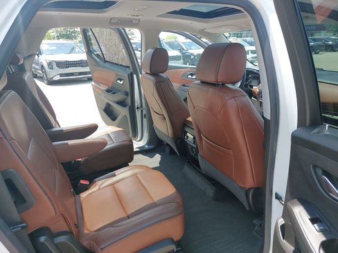 Used 2018 Chevrolet Traverse High Country AWD/4WD image 11