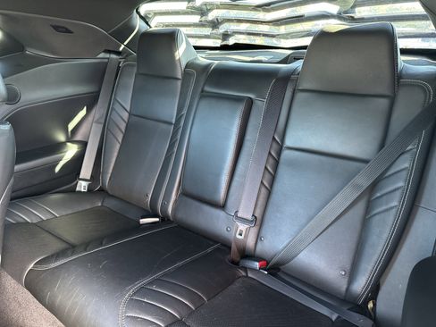 Used 2016 Dodge Challenger SRT w/ Technology Group image 28