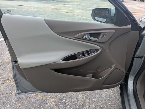 Used 2024 Chevrolet Malibu LS FWD image 11