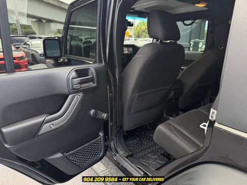 Used 2018 Jeep Wrangler Unlimited Sport AWD/4WD image 25