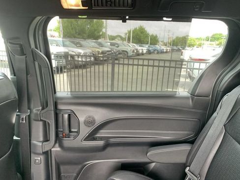 Used 2025 Toyota Sienna XSE FWD image 10