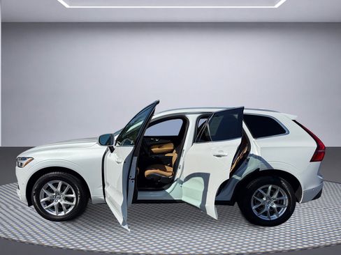 Used 2018 Volvo XC60 T5 Momentum w/ Convenience Package AWD/4WD image 11