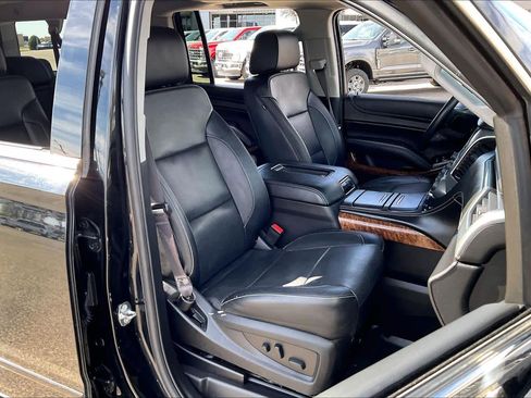 Used 2017 Chevrolet Suburban Premier image 9