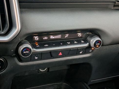 Used 2024 MAZDA CX-50 AWD 2.5 S w/ Premium Package image 17