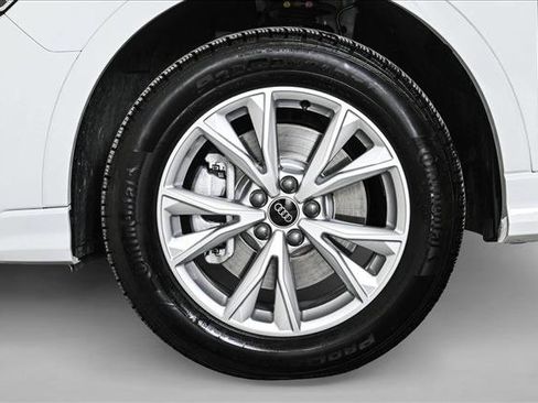 Certified 2025 Audi Q3 2.0T Premium w/ Convenience Package image 25