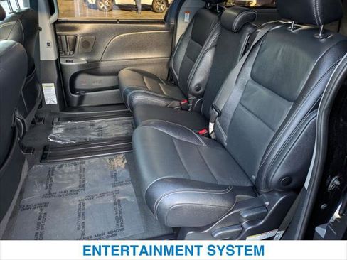 Used 2020 Toyota Sienna SE Premium image 22