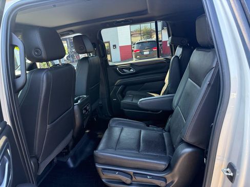 Used 2021 Chevrolet Suburban High Country AWD/4WD image 32