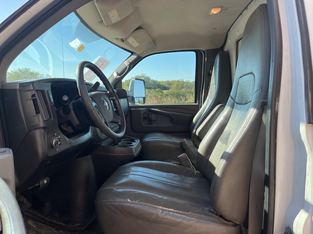 Used 2014 Chevrolet Express 3500 Extended RWD image 11
