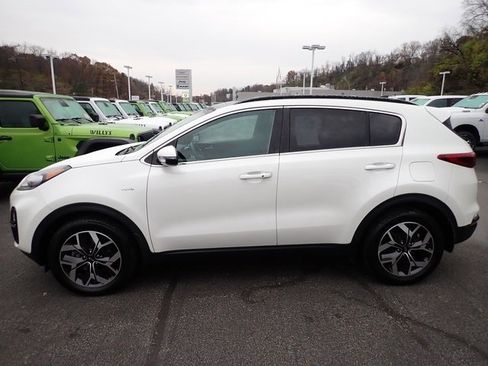 Used 2022 Kia Sportage EX image 2