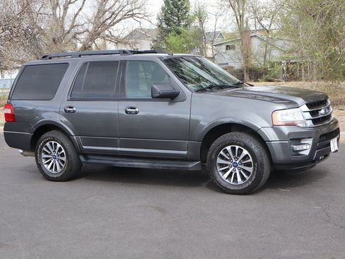 Used 2017 Ford Expedition XLT w/ Equipment Group 202A image 2