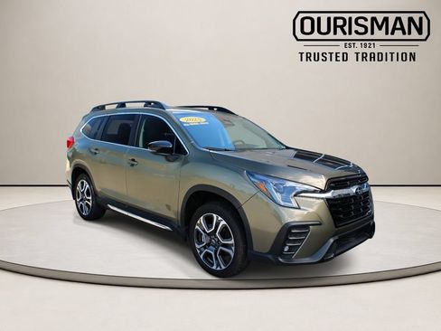 Used 2025 Subaru Ascent Limited AWD/4WD image 2