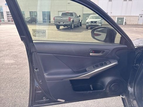 Used 2018 Lexus IS 300 F Sport w/ F Sport Package image 15