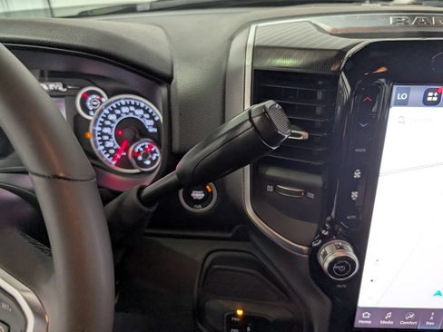 Used 2025 RAM 2500 Big Horn AWD/4WD image 23