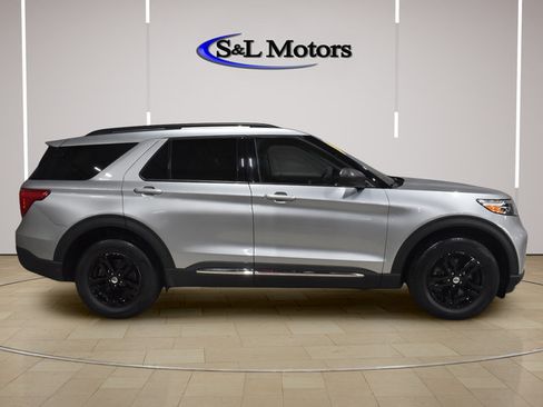 Used 2024 Ford Explorer XLT w/ Class IV Trailer Tow Package AWD/4WD image 9