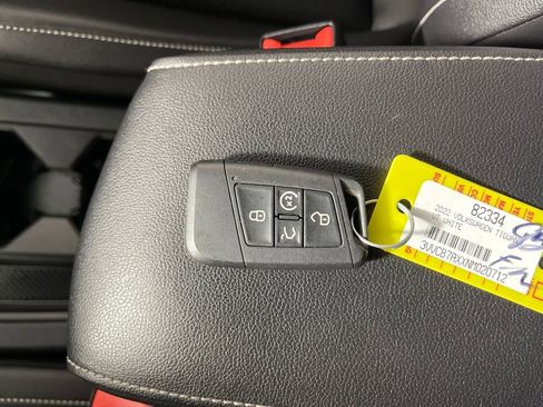 Used 2022 Volkswagen Tiguan SE R-Line image 24