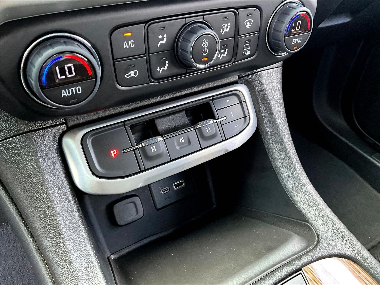 Used 2022 GMC Acadia SLE w/ Driver Convenience Package FWD image 18