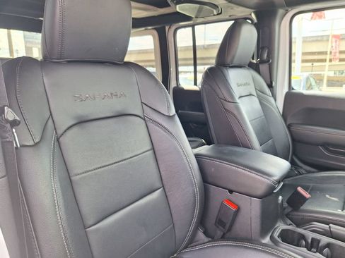 Used 2023 Jeep Wrangler Unlimited Sahara w/ Cold Weather Group AWD/4WD image 28