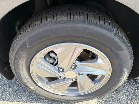 New 2026 Hyundai Elantra SE image 17