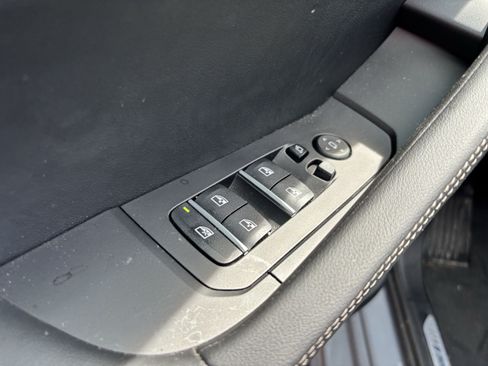 Used 2026 BMW X6 xDrive40i AWD/4WD image 15