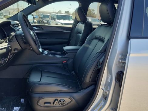 New 2025 Jeep Grand Cherokee L Limited w/ Luxury Tech Group II image 15