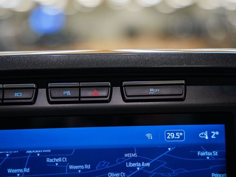 Certified 2023 Ford F150 Lariat w/ Equipment Group 502A High image 31