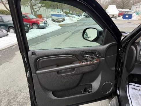 Used 2013 GMC Yukon XL Denali image 21