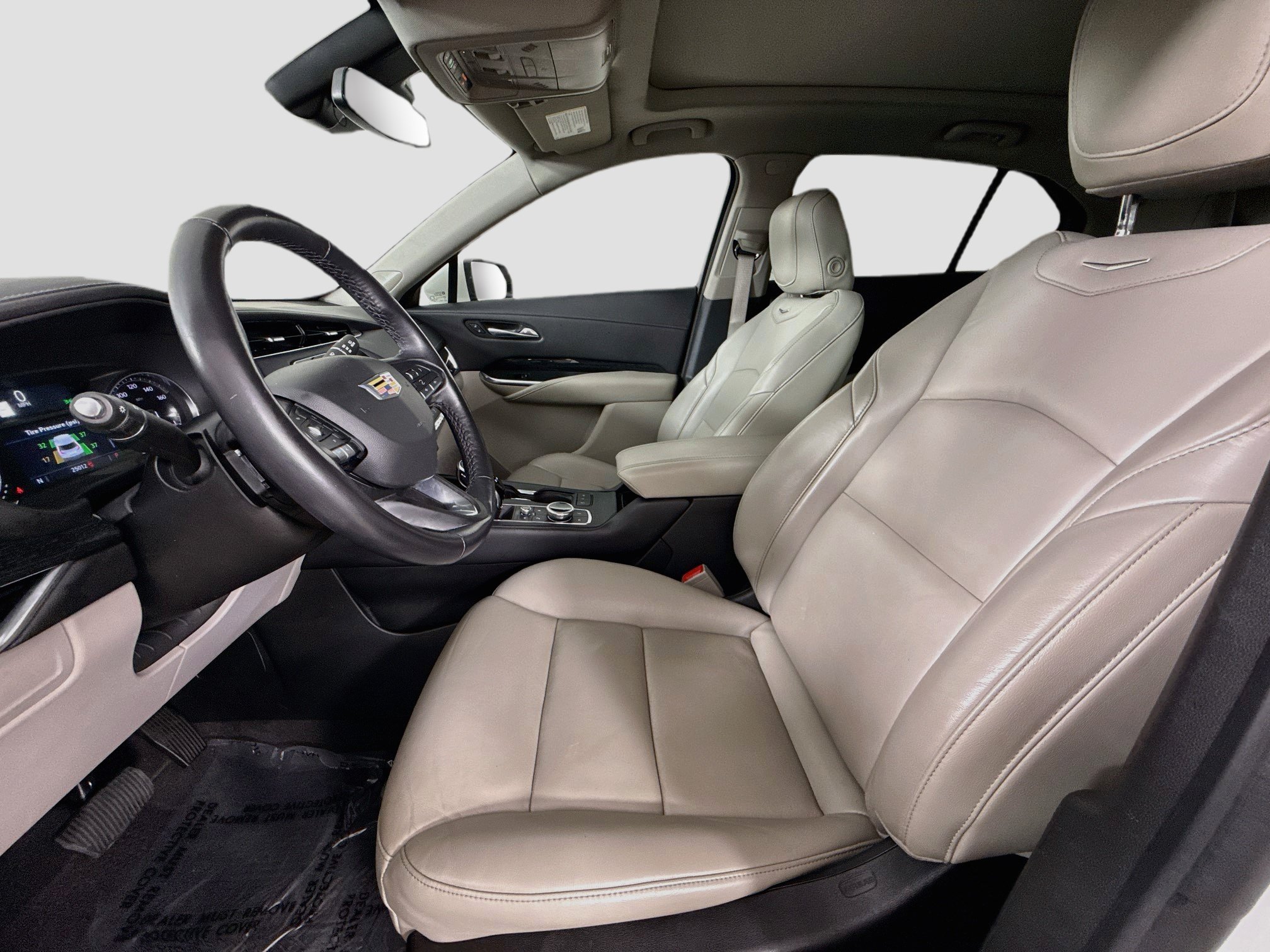 Used 2021 Cadillac XT4 Premium Luxury w/ Cold Weather Package FWD image 23