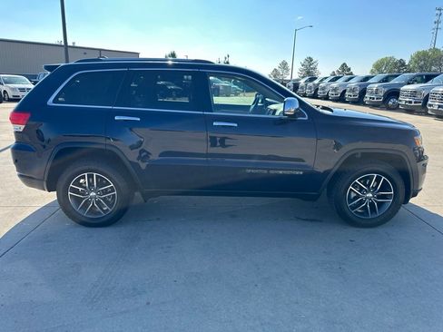 Used 2017 Jeep Grand Cherokee Limited AWD/4WD image 38