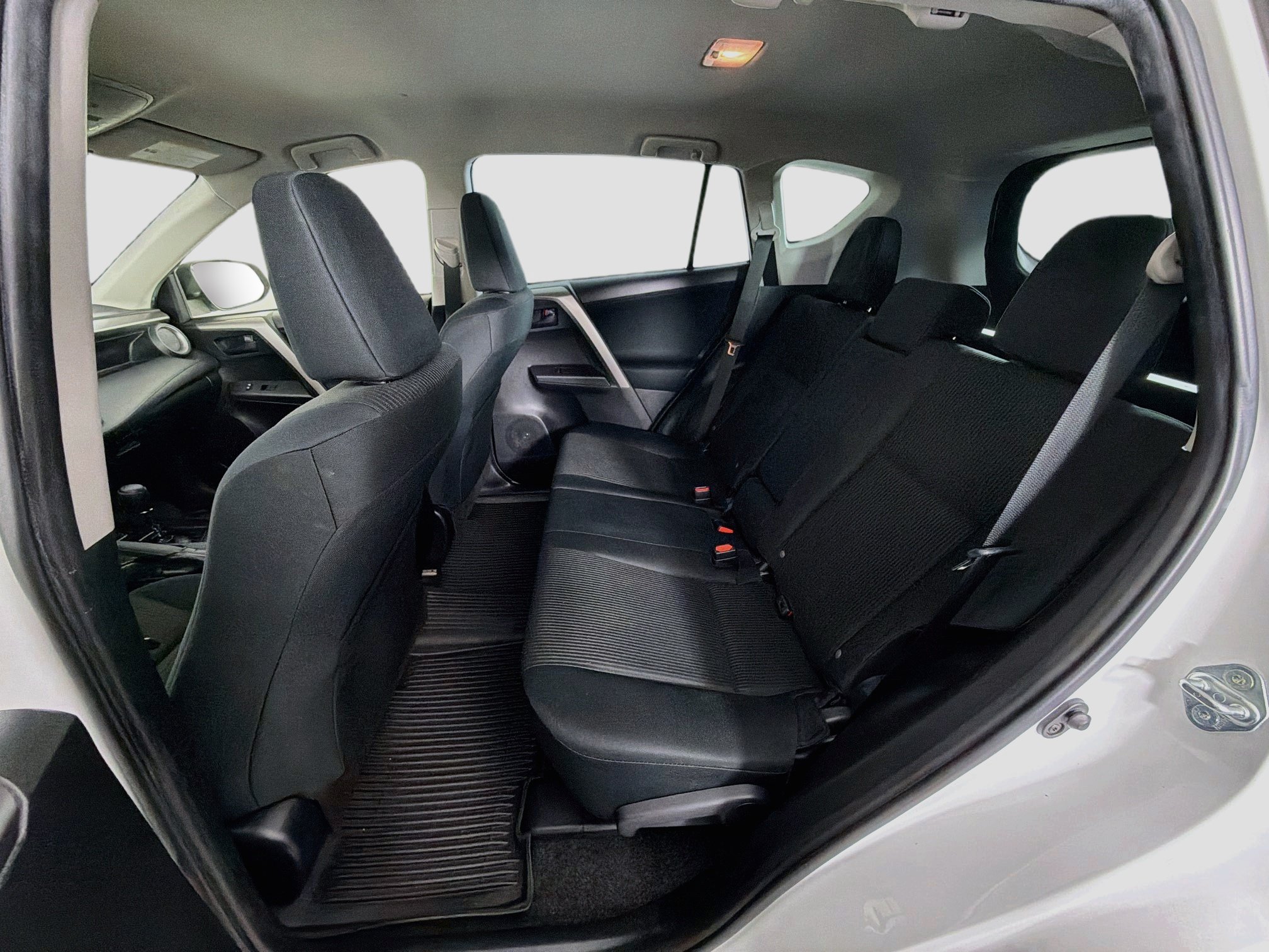 Used 2018 Toyota RAV4 LE w/ All Weather Liner Package FWD image 26