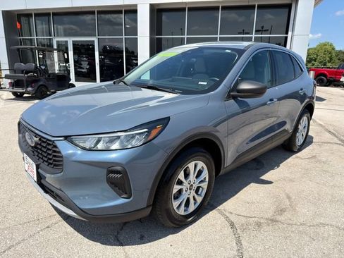 Used 2024 Ford Escape Active w/ Tech Pack #1 AWD/4WD image 3