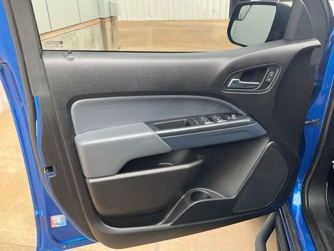 Used 2018 Chevrolet Colorado Z71 AWD/4WD image 4