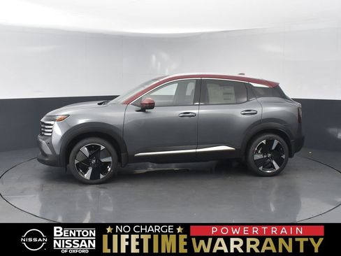 Used 2025 Nissan Kicks SR AWD/4WD image 1