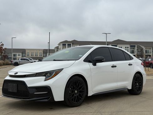 Used 2021 Toyota Corolla SE image 3