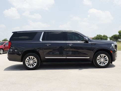 Used 2023 GMC Yukon XL SLT w/ SLT Luxury Package AWD/4WD image 30