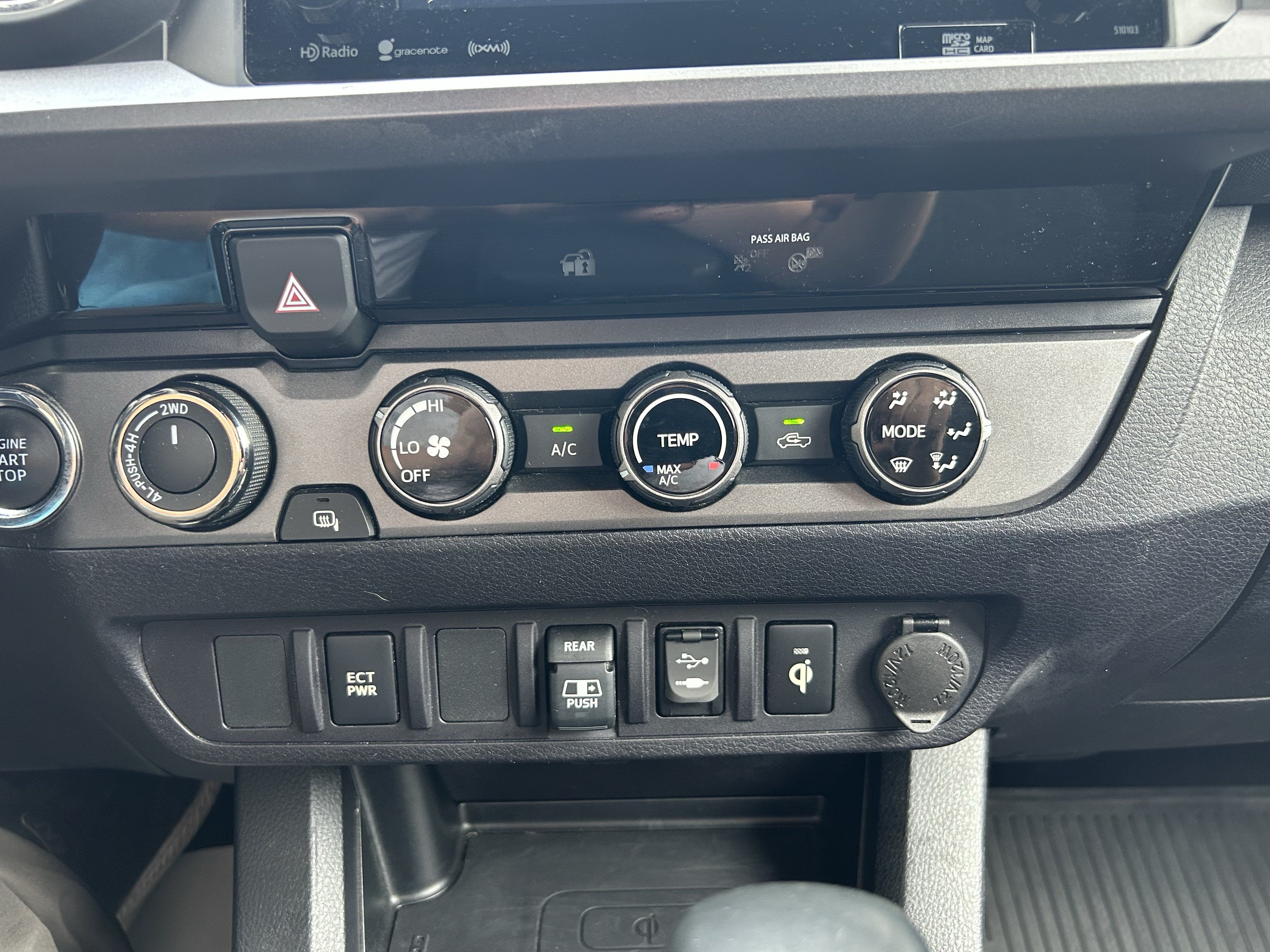 Certified 2018 Toyota Tacoma TRD Off-Road AWD/4WD image 20