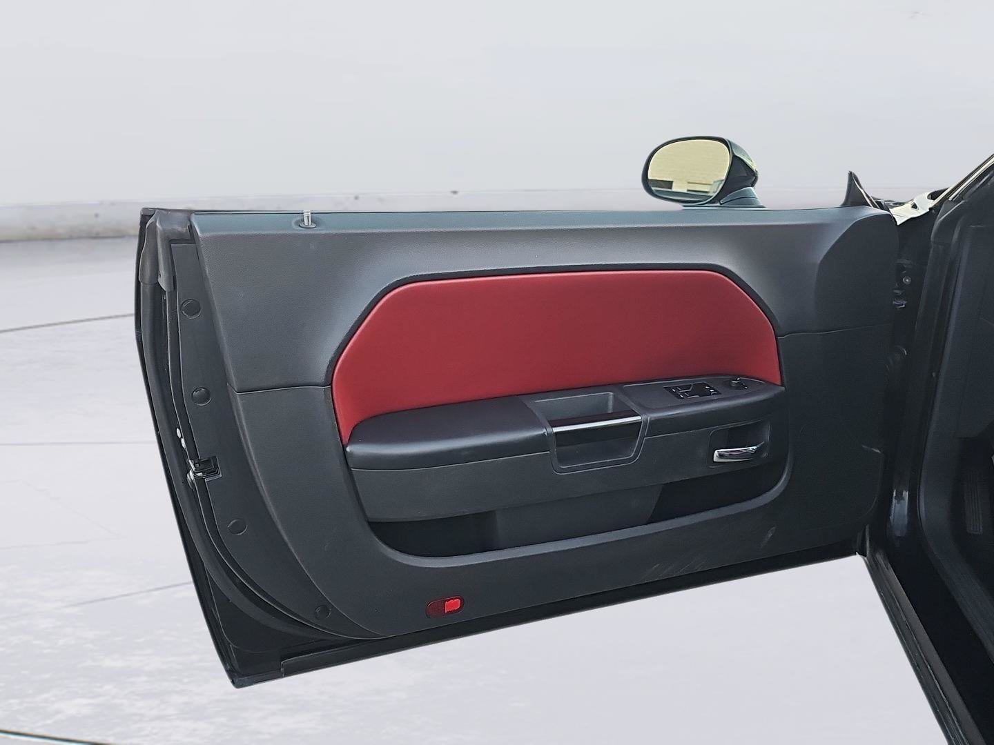 Used 2013 Dodge Challenger SXT RWD image 11