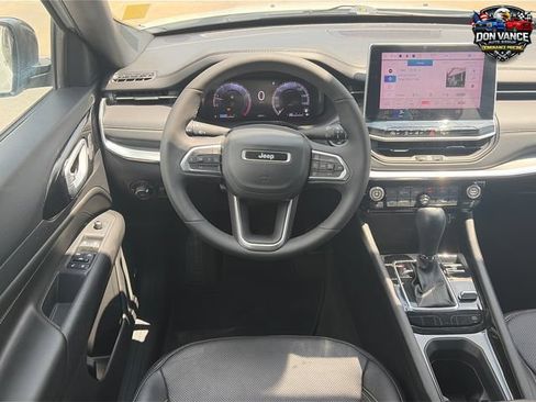 Used 2023 Jeep Compass High Altitude AWD/4WD image 13