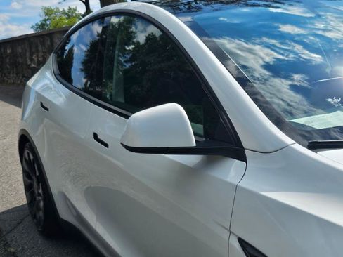 Used 2023 Tesla Model Y Performance AWD/4WD image 20