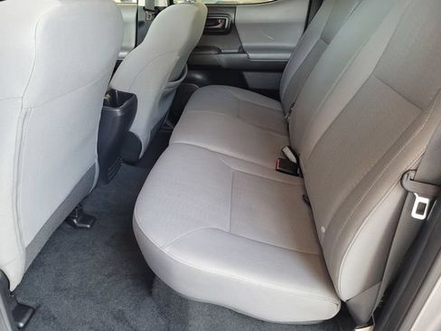Certified 2018 Toyota Tacoma SR w/ SR Convenience Package AWD/4WD image 18