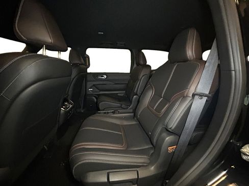 New 2026 Nissan Armada SL w/ Captain's Chari Seat Package image 13