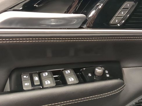 New 2026 Jeep Grand Wagoneer Limited AWD/4WD image 11