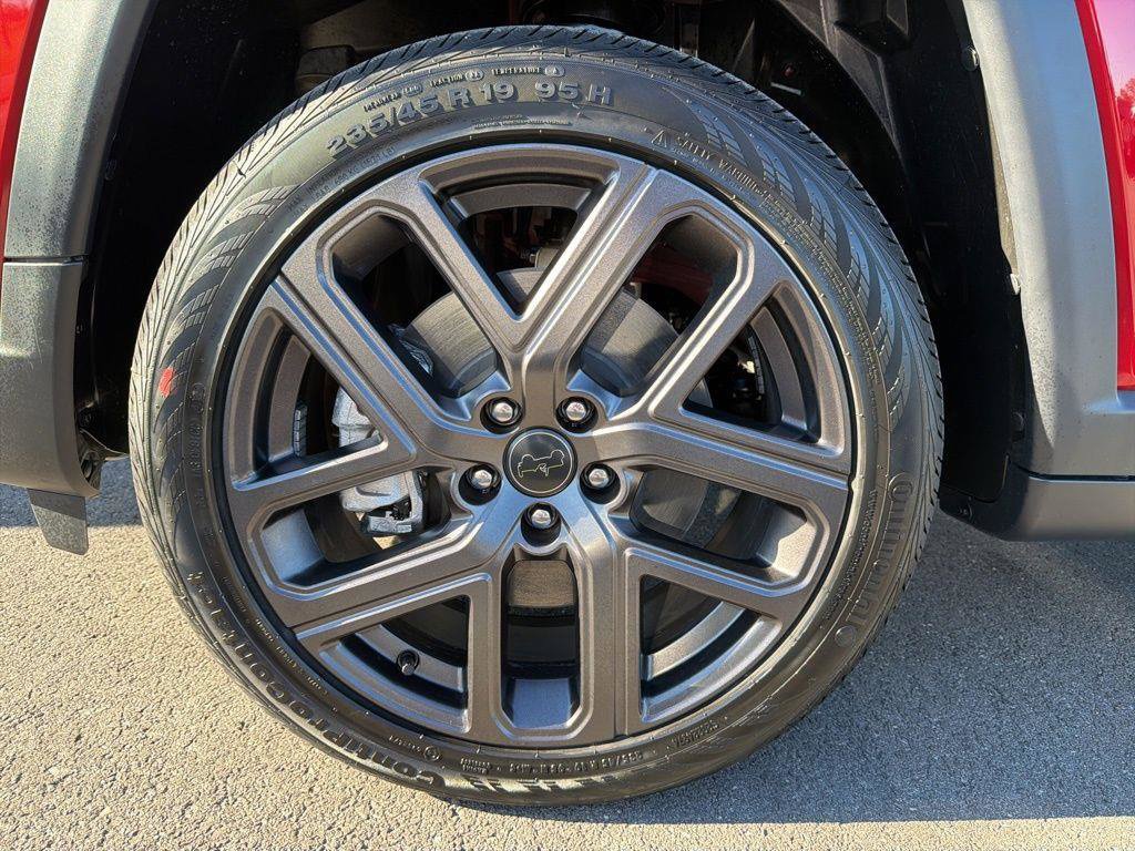 New 2026 Jeep Compass Latitude AWD/4WD image 14