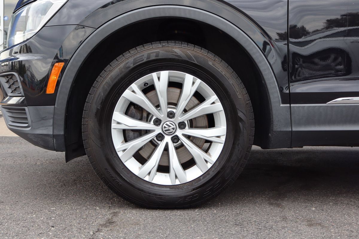 Used 2018 Volkswagen Tiguan SE AWD/4WD image 23