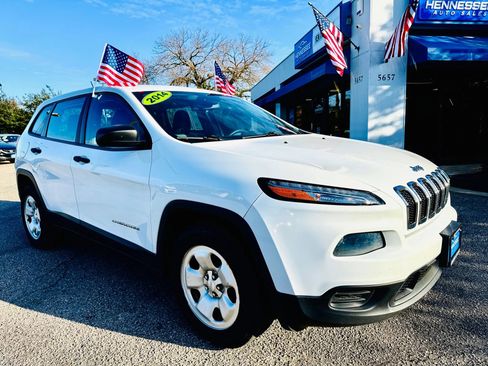 Used 2014 Jeep Cherokee Sport image 15