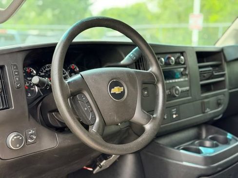 Used 2016 Chevrolet Express 2500 RWD image 7
