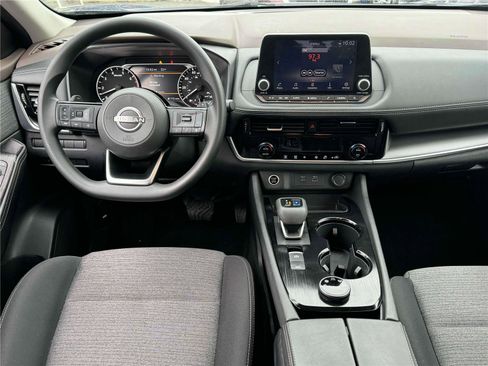 Used 2022 Nissan Rogue SV image 18